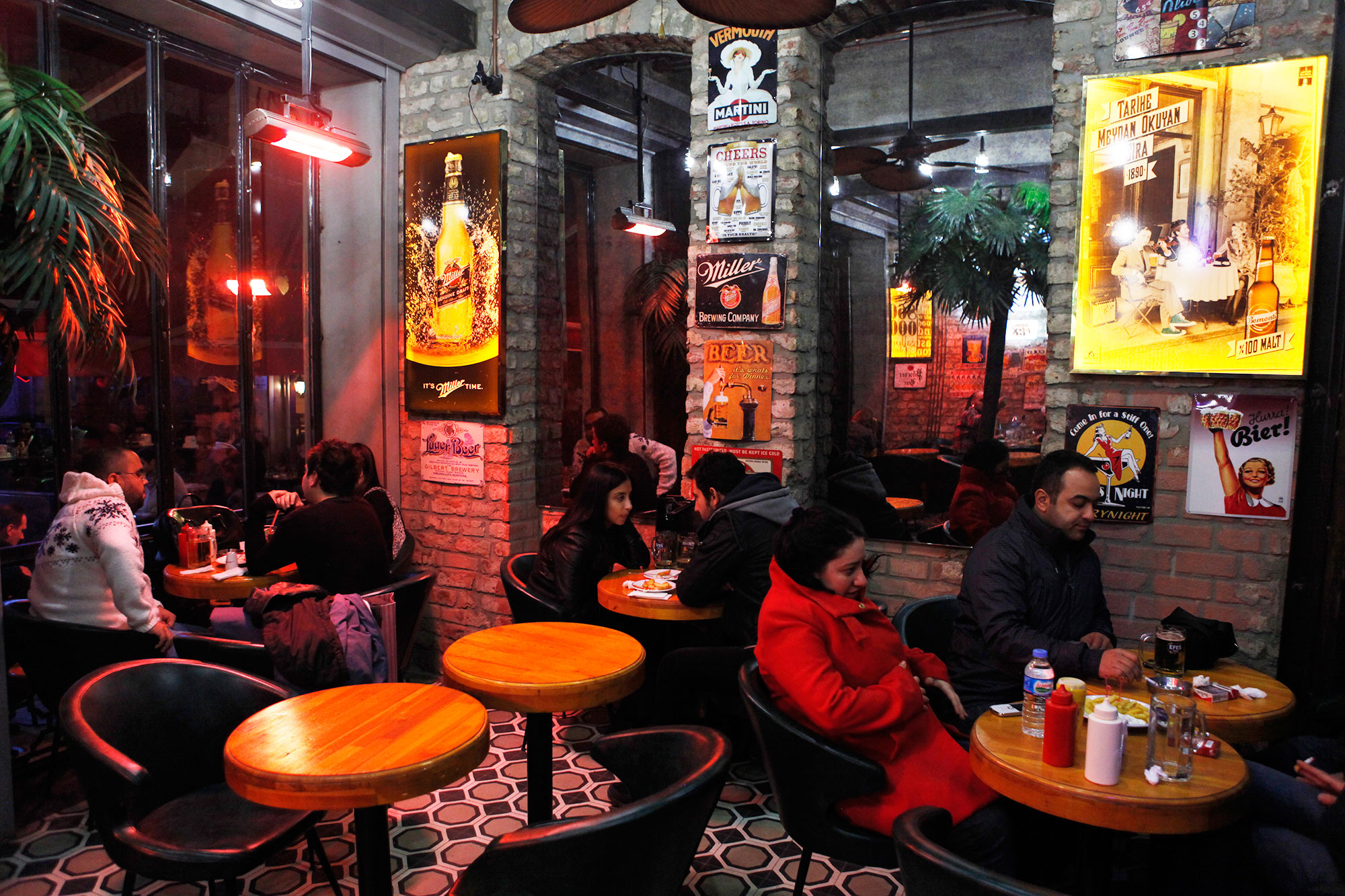Sanat Restaurant & Cafe Bar